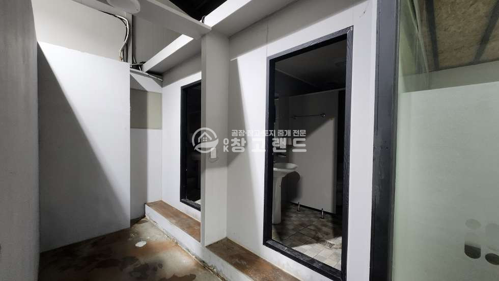 경기 고양일산동구 성석동 건물194평,즉시입주,2종제조,내부복층,사무실인테리어,천막시설,단독마당,내부선반 월세 매물번호 10850 사진 7