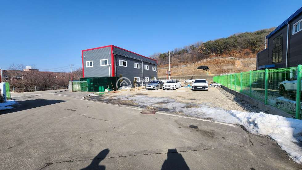 경기 파주시 파주읍 향양리 대지825평,건물160평,신축급공장창고,동간가설천막,대형차량진입가능,렉시설인수가능 매매 매물번호 10771 사진 2