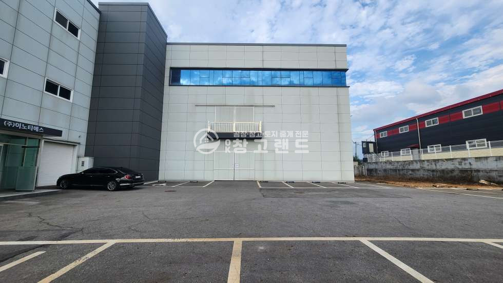 경기 파주시 상지석동 대지977평,건물912평,신축급,공장창고및사옥,클린룸,화물엘베,추가건축가능,하수직관연결,즉시입주 매매 매물번호 10659 사진 2