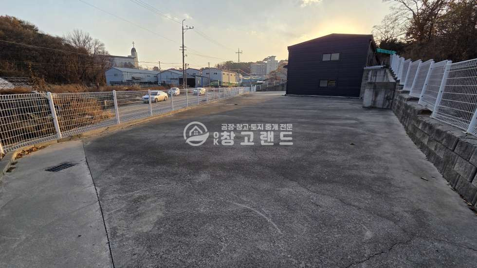 경기 고양일산동구 문봉동 *면적77p,층고7.4m,넓은단독마당,신축,즉시입주,민원무 월세 매물번호 11012 사진 10