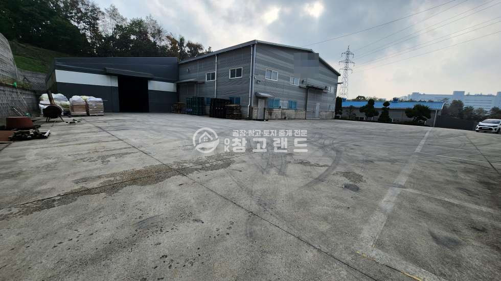 경기 파주시 월롱면 덕은리 1동 면적272평,통건물,산단ic인근,층고8.8m,츄레라가능,12월입주 월세 매물번호 10441 사진 3