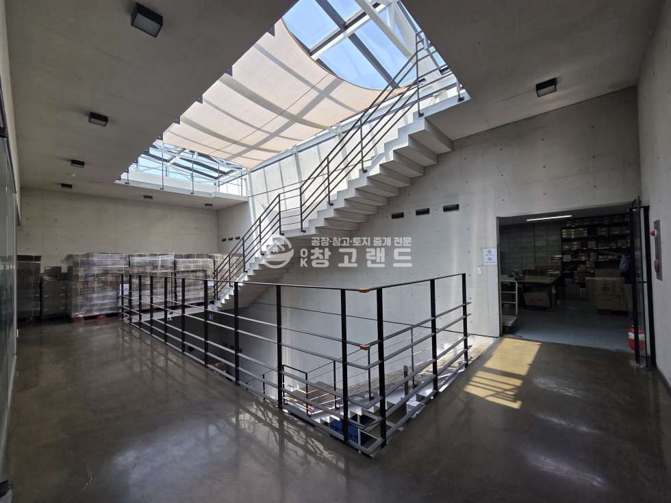 경기 파주시 탄현면 낙하리 대지1862평,연면적464평,도로변,낙하ic바로앞,넓은잔디마당,사옥,베이커리카페,전시장추천 매매 매물번호 11170 사진 4