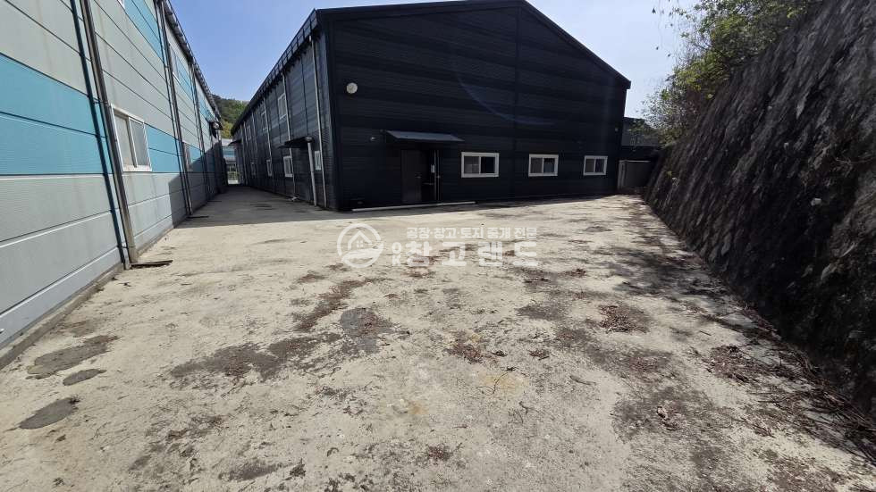 경기 파주시 문산읍 내포리 1,2동 대지1217평,건물417평,넓은단독마당,츄레라진입가능,층고8.3,즉시입주가능 월세 매물번호 11145 사진 5