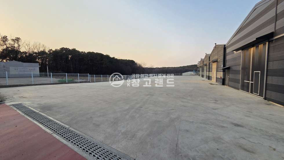 경기 고양일산동구 문봉동 가,나,다동 대지1300평,건물520평,5개동,도로변,신축,층고7.5m ,즉시입주 월세 매물번호 11080 사진 2