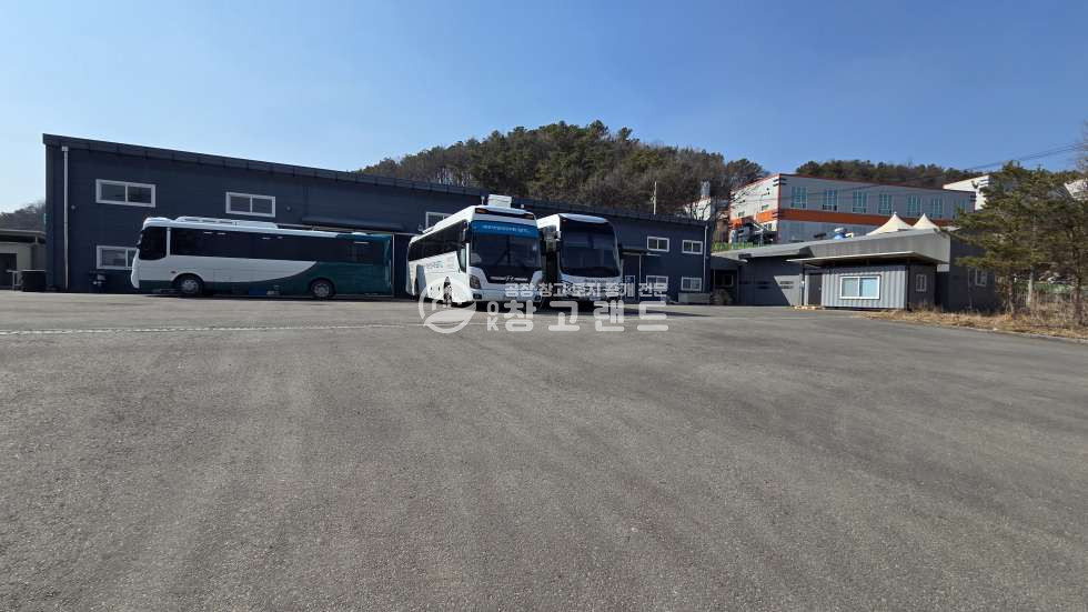 경기 파주시 파주읍 백석리 1동 *건물60평,도로변,넓은마당,40피트가능,5월입주,층고7M,신축급 월세 매물번호 11090 사진 2