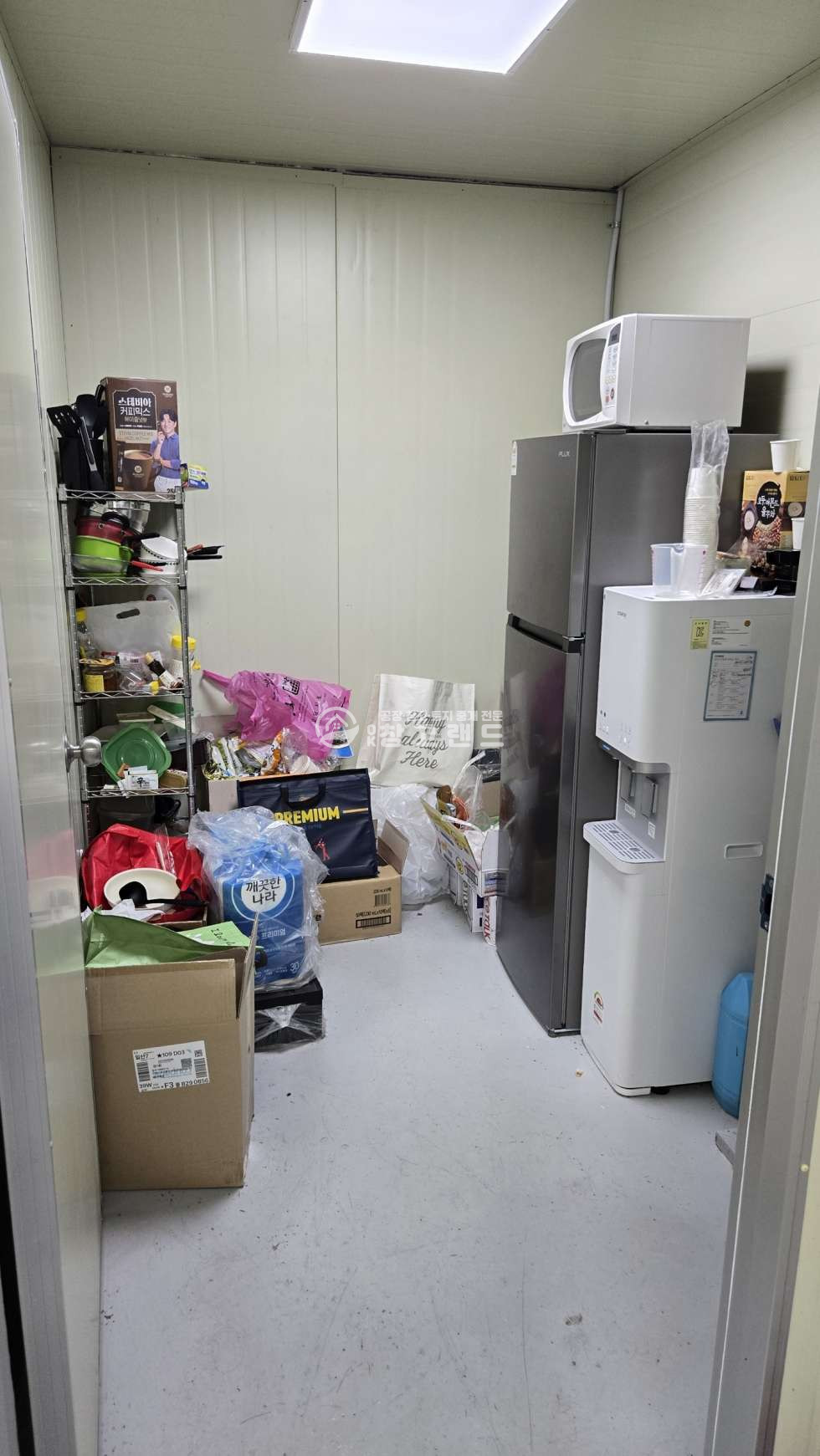 경기 고양일산동구 지영동 가동 면적60p,하수직관연결,식품공장가능,내부사무실,다용도실,작업장,준신축급 월세 매물번호 11197 사진 5