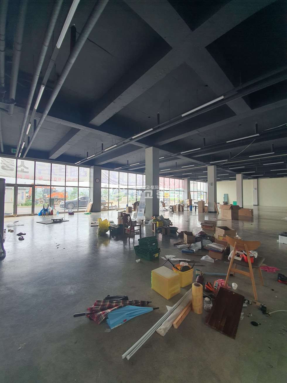 경기 고양일산동구 설문동 일산동구 설문동 대로변근생상가1층임대,면적40평부터200평까지가능,즉시입주,매장,창고,카페추천,하수종말처리장직관연결 월세 매물번호 10069 사진 8