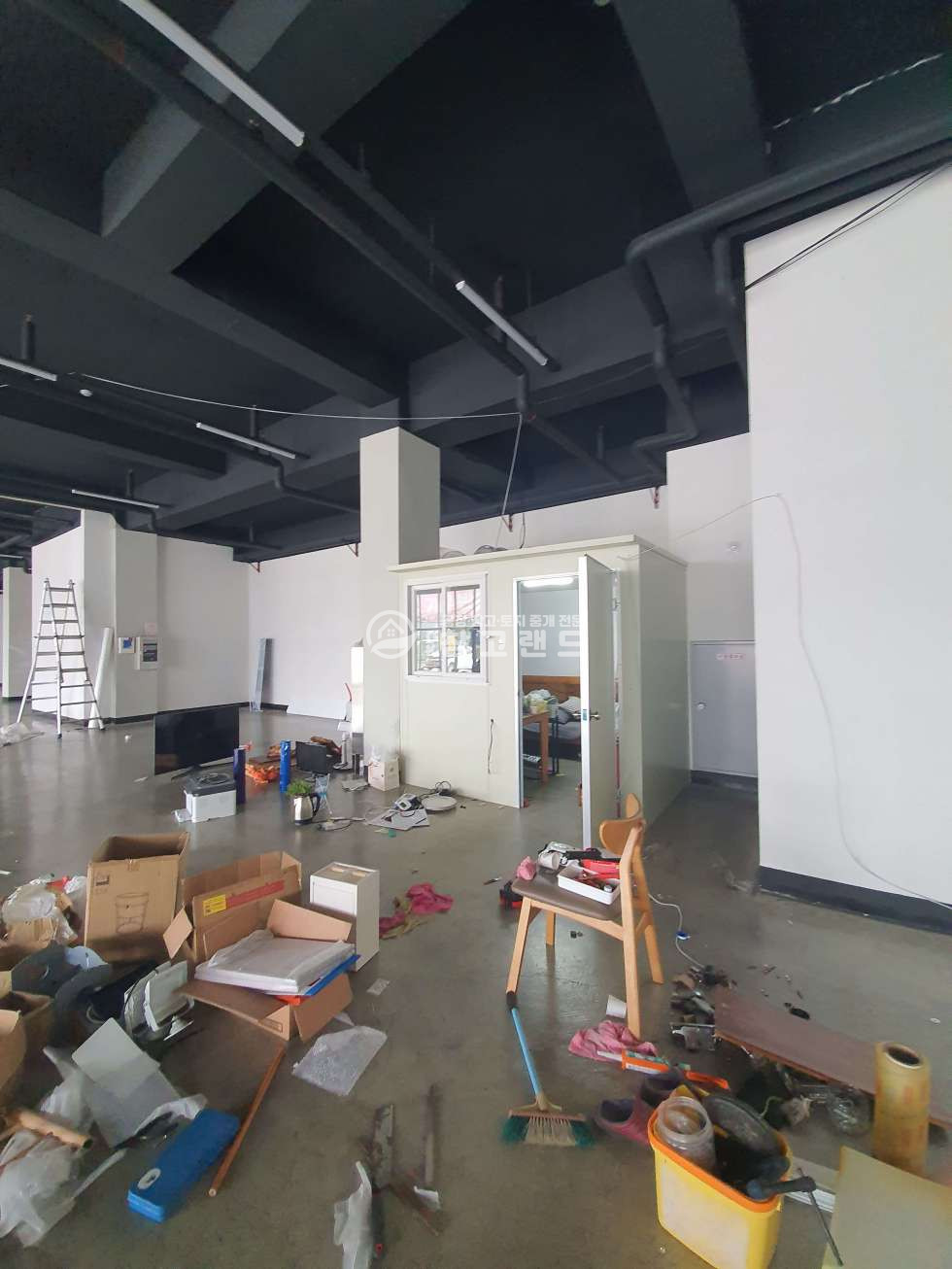경기 고양일산동구 설문동 일산동구 설문동 대로변근생상가1층임대,면적40평부터200평까지가능,즉시입주,매장,창고,카페추천,하수종말처리장직관연결됨,식품공장가능 월세 매물번호 10068 사진 6