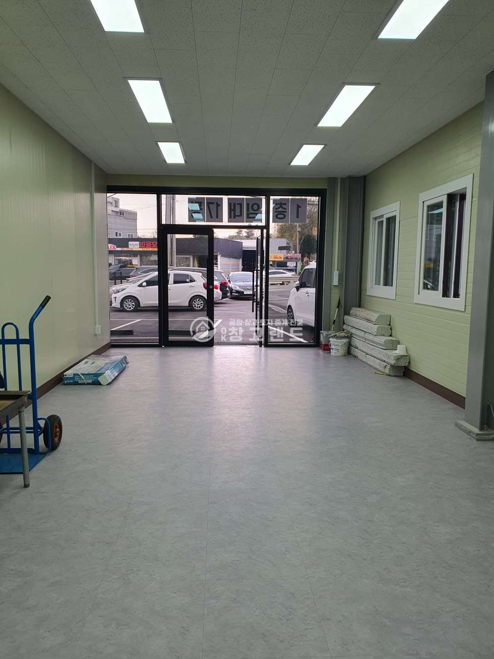 경기 파주시 탄현면 갈현리 대로변소형사무실,약17평,소매점,광고효과,내부남녀화장실,씽크대,즉시입주 월세 매물번호 10168 사진 2